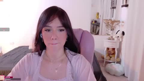 Snapshot of pau_cute chatting on July 1, 9:25 pm Sofa online show from July 1, 9:25 pm
