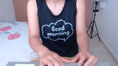 Snapshot of pau_heart chatting on March 1, 9:48 pm Paulina online show from March 1, 9:48 pm