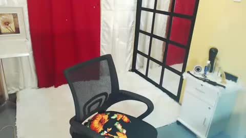 Snapshot of paul968323 chatting on September 18, 6:59 am MrBigPaul online show from September 18, 6:59 am