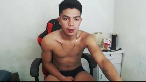 Snapshot of paul968323 chatting on April 26, 5:10 pm MrBigPaul online show from April 26, 5:10 pm