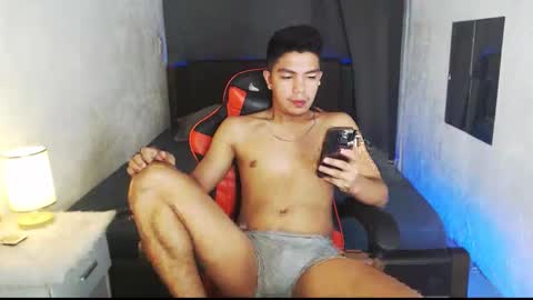 Snapshot of paul968323 chatting on April 29, 7:56 am MrBigPaul online show from April 29, 7:56 am