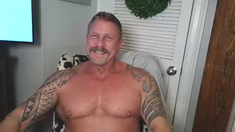 Snapshot of paul_longcut chatting on March 26, 1:44 am Paul Roland online show from March 26, 1:44 am