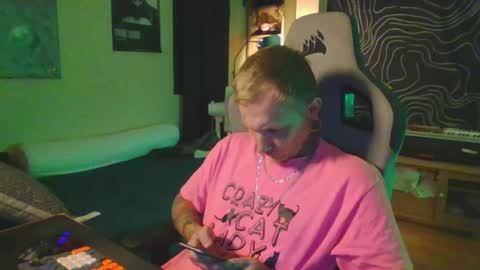 Snapshot of paul_razor chatting on May 24, 12:54 pm Paul online show from May 24, 12:54 pm