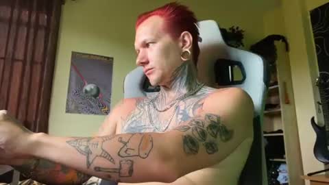 Snapshot of paul_razor chatting on June 14, 2:24 am Paul online show from June 14, 2:24 am