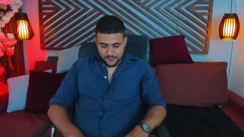 Snapshot of paul_rivera chatting on May 22, 8:36 pm Paul Rivera online show from May 22, 8:36 pm