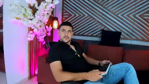 Snapshot of paul_rivera chatting on June 8, 8:20 pm Paul Rivera online show from June 8, 8:20 pm