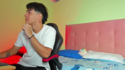 Snapshot of paul_sexycock chatting on January 25, 12:16 pm paul_sexycock online show from January 25, 12:16 pm