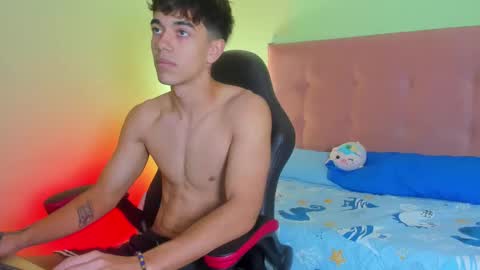 Snapshot of paul_sexycock chatting on January 28, 4:41 pm paul_sexycock online show from January 28, 4:41 pm