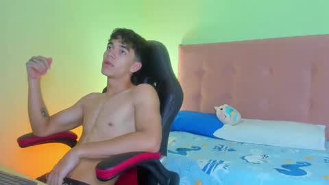 Snapshot of paul_sexycock chatting on January 30, 6:43 pm paul_sexycock online show from January 30, 6:43 pm