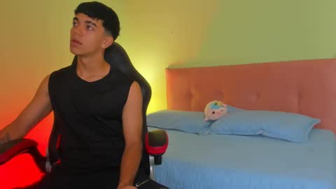 Snapshot of paul_sexycock chatting on February 4, 12:22 pm paul_sexycock online show from February 4, 12:22 pm
