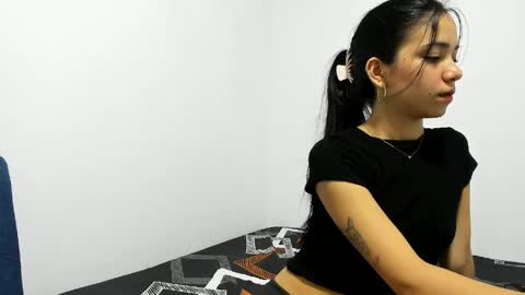 Snapshot of paula_mc1 chatting on May 19, 8:48 pm paula online show from May 19, 8:48 pm