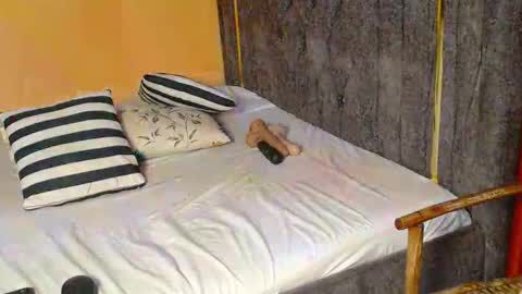 Snapshot of paulahlyn chatting on April 13, 5:07 pm paualah online show from April 13, 5:07 pm