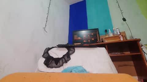 PAULA VALENTINA online show from December 19, 3:18 am