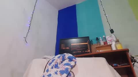 PAULA VALENTINA online show from January 1, 5:01 am