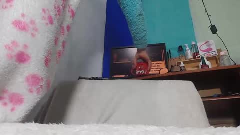 PAULA VALENTINA online show from January 3, 4:00 am