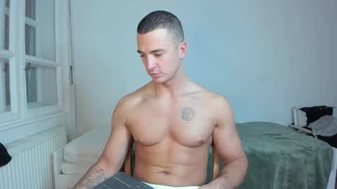 paulblack021 online show from November 16, 5:29 pm