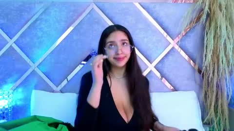 Snapshot of paulette_dupont_ chatting on May 11, 11:27 am paulette_dupont_ online show from May 11, 11:27 am