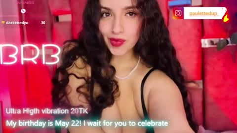 Snapshot of paulette_dupont_ chatting on May 11, 2:45 pm paulette_dupont_ online show from May 11, 2:45 pm