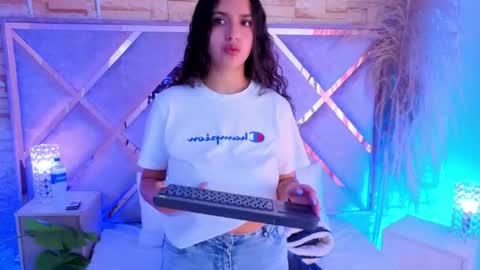Snapshot of paulette_dupont_ chatting on June 8, 1:50 am paulette_dupont_ online show from June 8, 1:50 am