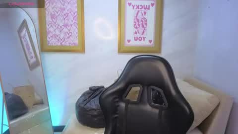 Snapshot of paulette_v chatting on June 16, 1:14 pm Live 800am 200pm COLOMBIAN HOUR online show from June 16, 1:14 pm