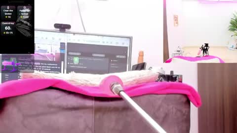 Paulina Davis  online show from April 28, 2:27 am