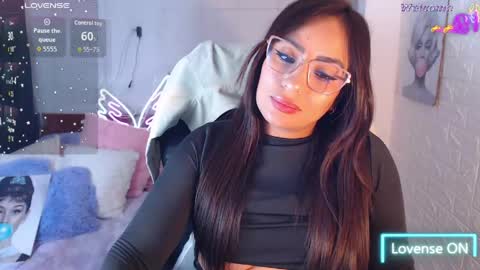 Snapshot of paulina_galvis2700 chatting on May 26, 4:14 pm paulina online show from May 26, 4:14 pm