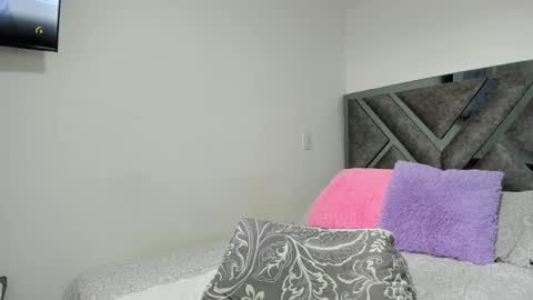 Snapshot of paulina_l chatting on October 14, 7:36 pm Paulina online show from October 14, 7:36 pm