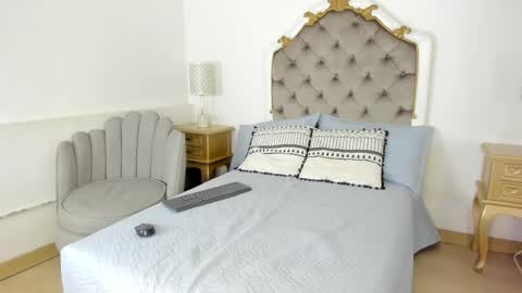 paulina lux online show from March 14, 2:11 pm