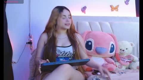Snapshot of paulina_quintero18 chatting on May 8, 4:07 am Pau online show from May 8, 4:07 am