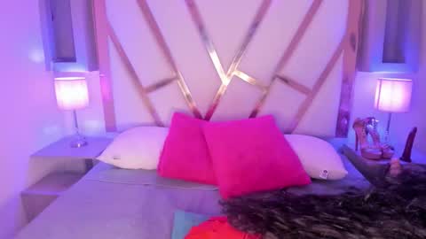   online show from November 7, 8:53 pm