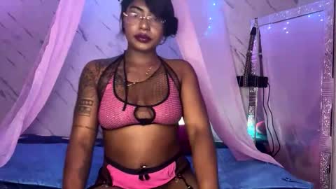 Snapshot of paulina_ruiz_ chatting on May 17, 4:32 am online show from May 17, 4:32 am