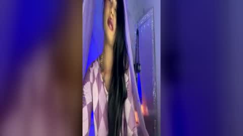 Snapshot of paulina_ruiz_ chatting on June 18, 7:29 pm online show from June 18, 7:29 pm