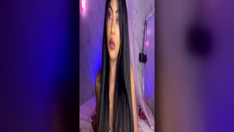 Snapshot of paulina_ruiz_ chatting on June 20, 6:54 pm online show from June 20, 6:54 pm
