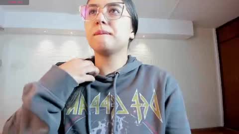 Snapshot of paulina_sweett chatting on June 15, 11:12 am Paulina online show from June 15, 11:12 am