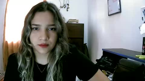 Snapshot of paulina_x_x chatting on June 16, 7:49 pm paulina_x_x online show from June 16, 7:49 pm