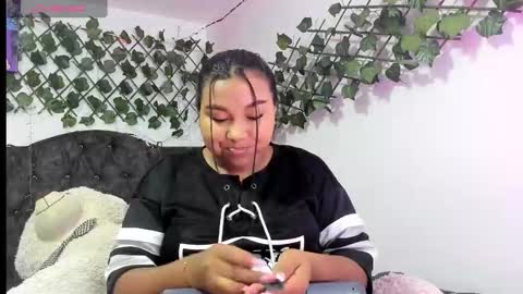 Snapshot of paulinaswan_ chatting on October 29, 4:09 pm Paulina online show from October 29, 4:09 pm