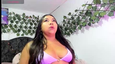 Snapshot of paulinaswan_ chatting on December 1, 8:30 am Paulina online show from December 1, 8:30 am