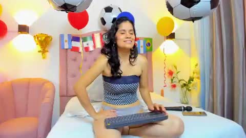 paulinavera online show from June 19, 2:10 pm
