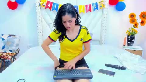 paulinavera online show from July 7, 8:02 pm