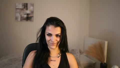Pauline online show from June 14, 1:13 pm