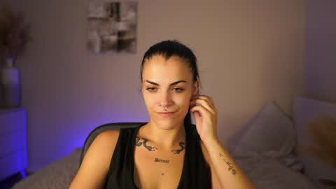 Pauline online show from July 25, 7:00 pm