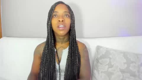 Snapshot of pauline_fox chatting on September 17, 1:07 am Pauline online show from September 17, 1:07 am