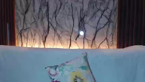 Snapshot of pauline_fox chatting on November 2, 11:40 pm Pauline online show from November 2, 11:40 pm