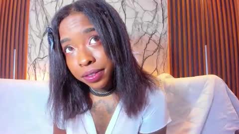 Snapshot of pauline_fox chatting on November 7, 1:27 am Pauline online show from November 7, 1:27 am