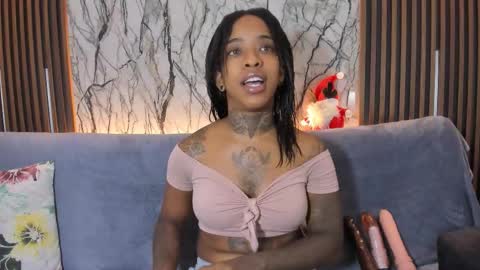 Snapshot of pauline_fox chatting on November 30, 2:37 am Pauline online show from November 30, 2:37 am