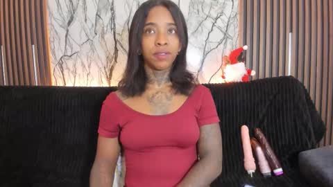 Snapshot of pauline_fox chatting on December 2, 3:12 am Pauline online show from December 2, 3:12 am