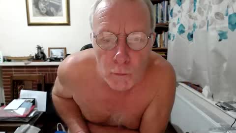 Snapshot of paull56r_ chatting on December 20, 4:52 am Hi Im Paul online show from December 20, 4:52 am