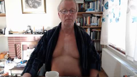 Snapshot of paull56r_ chatting on February 22, 1:53 pm Hi Im Paul online show from February 22, 1:53 pm
