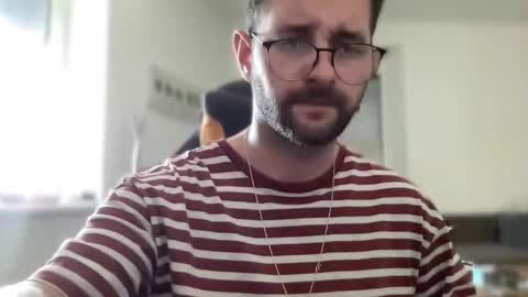 Snapshot of paulsimpsn chatting on September 11, 7:52 am love bush online show from September 11, 7:52 am