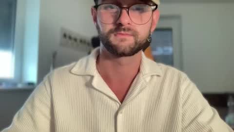 Snapshot of paulsimpsn chatting on September 12, 4:18 pm love bush online show from September 12, 4:18 pm